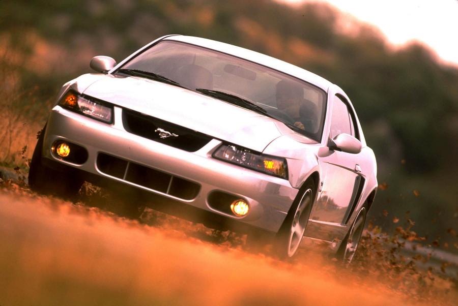  Ford Mustang SVT Cobra 2003 года  (фото 38 из 61)